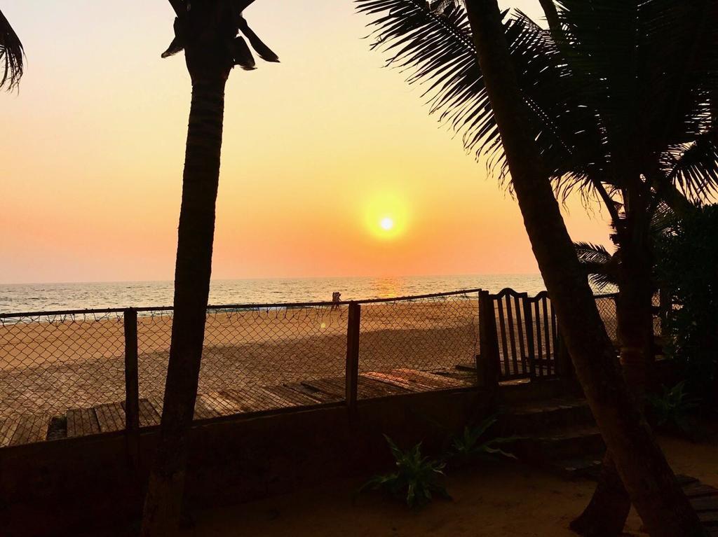 Coco Mari Villa Hikkaduwa Buitenkant foto