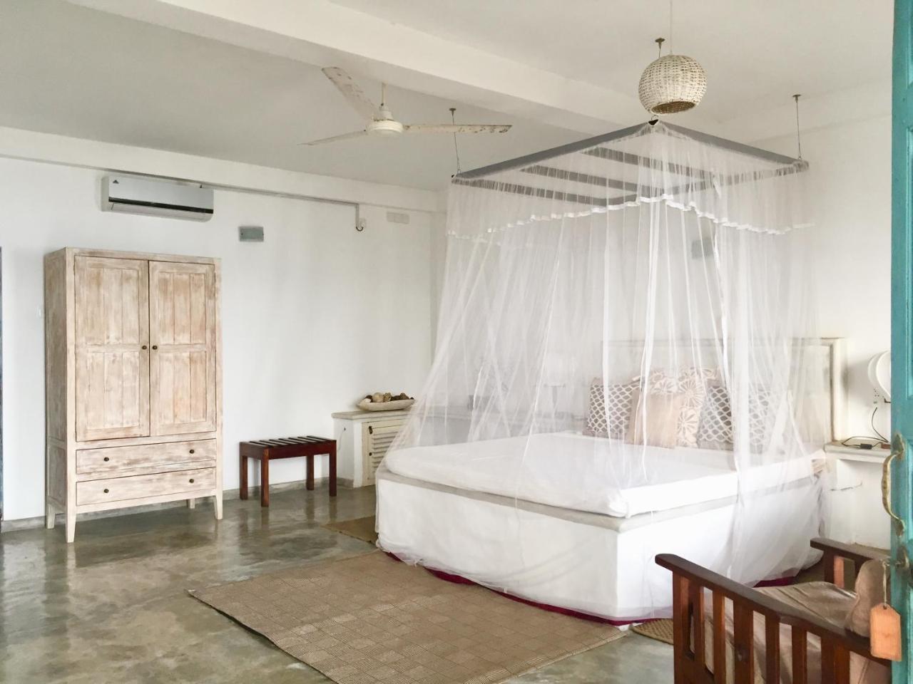 Coco Mari Villa Hikkaduwa Buitenkant foto